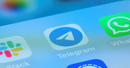 Kreml sänker digital järnridå – med egen app