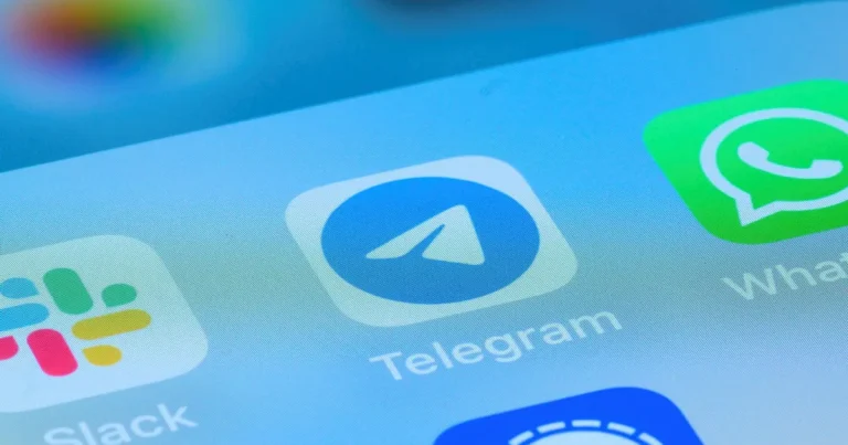 Kreml sänker digital järnridå – med egen app