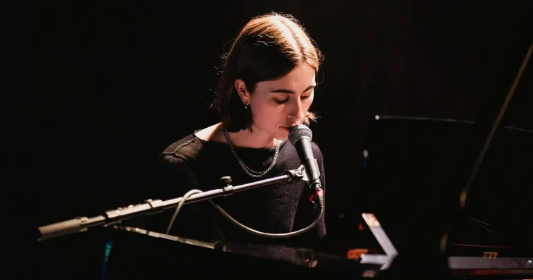 Claire Rousay gör det banala vackert