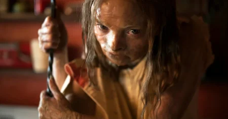 Mumifierad dotter vaknar upp i ruttna tänder i en sarkofag