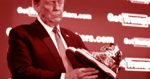 Ledare: Vill du bli riktigt rik – bli politiker i ytterhögern