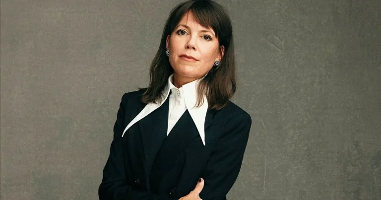 På krogen samlas en feministisk cirkel för att lösa problemet med män