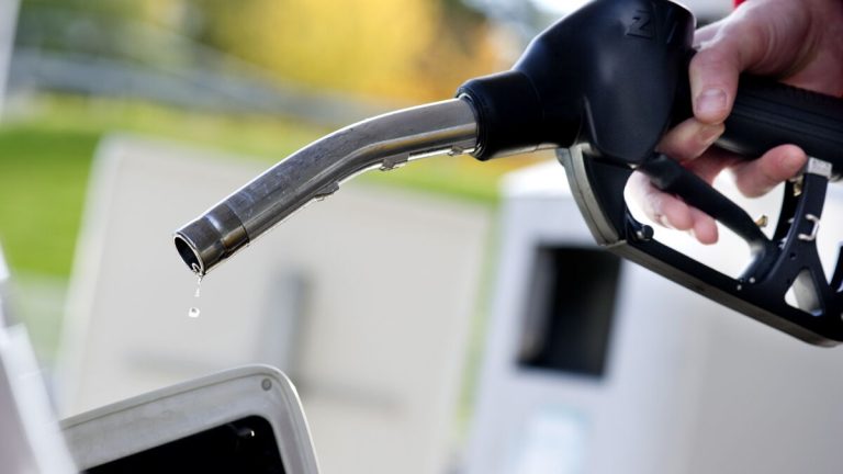 Dieselpriset sänkt med nästan tre kronor per liter