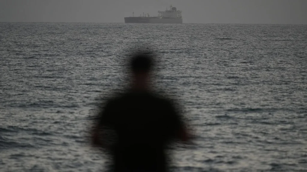 USA inför nya sanktioner mot iransk olja, med fokus på transport