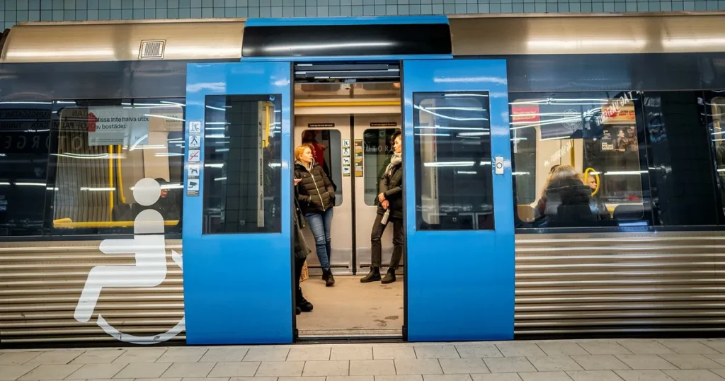 MP-topp vill se vagnar för trubadurer i tunnelbanan