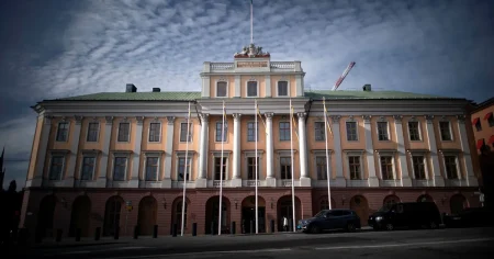 Försvaret tappar makt över falska pass till militära spioner