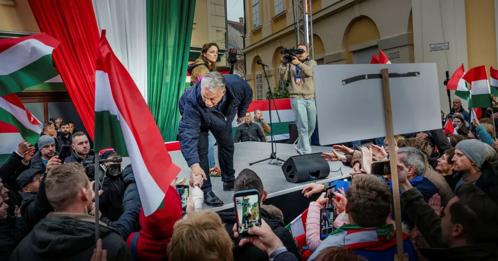 Orbán i valspurten: ”Ett val mellan mig och Zelenskyj”