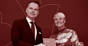 Ledare: Nytt språkkrav i äldreomsorgen är en simpel nödlösning