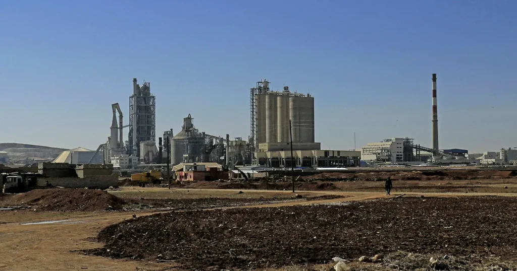 Franskt storbolag gav miljoner till IS före terrorattackerna i Paris