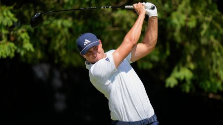 Åberg förblir stabil i Texas PGA-turnering