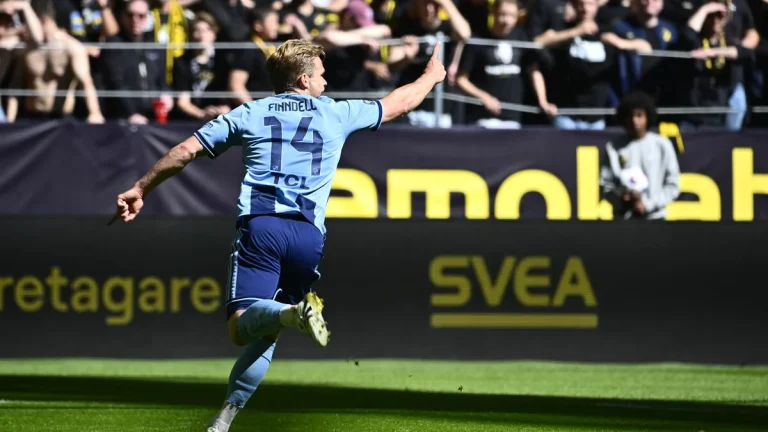 Djurgården jagade bort derbyspöket medan supportrar firar första Allsvenskan-segern på bortaplan mot AIK på 15 år