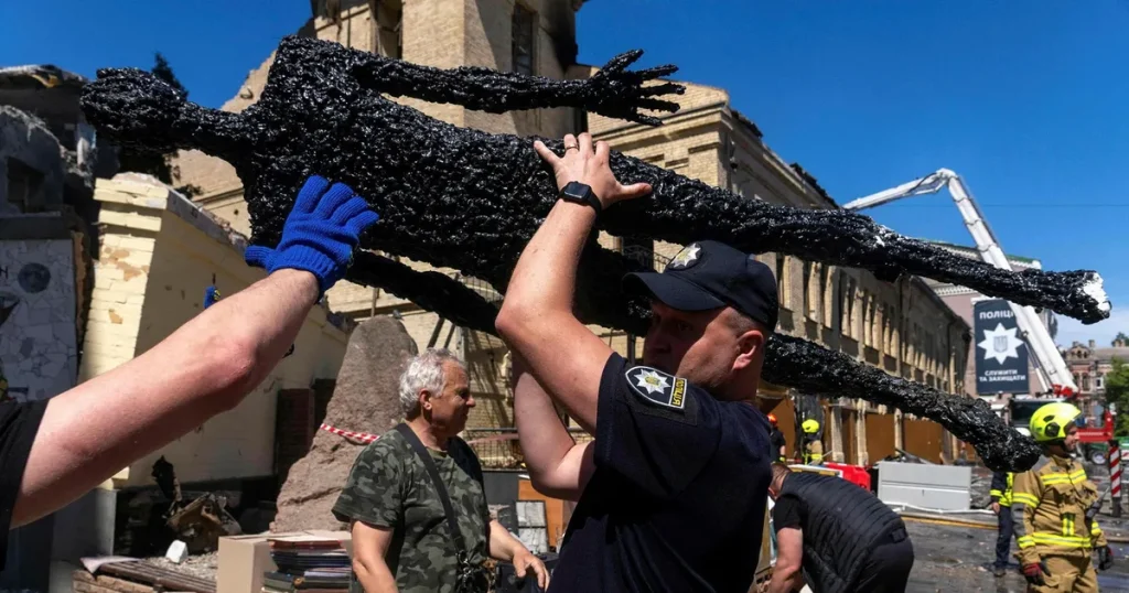 Ukrainska museer svårt skadade i ryska attacker