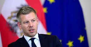 Nu kommer lagen som portförbjuder Orbán från makten för alltid