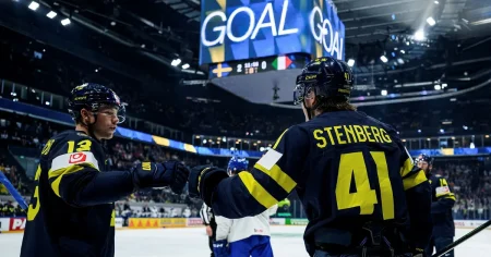 18-åringen ledde Sverige till ny seger med sina två mål