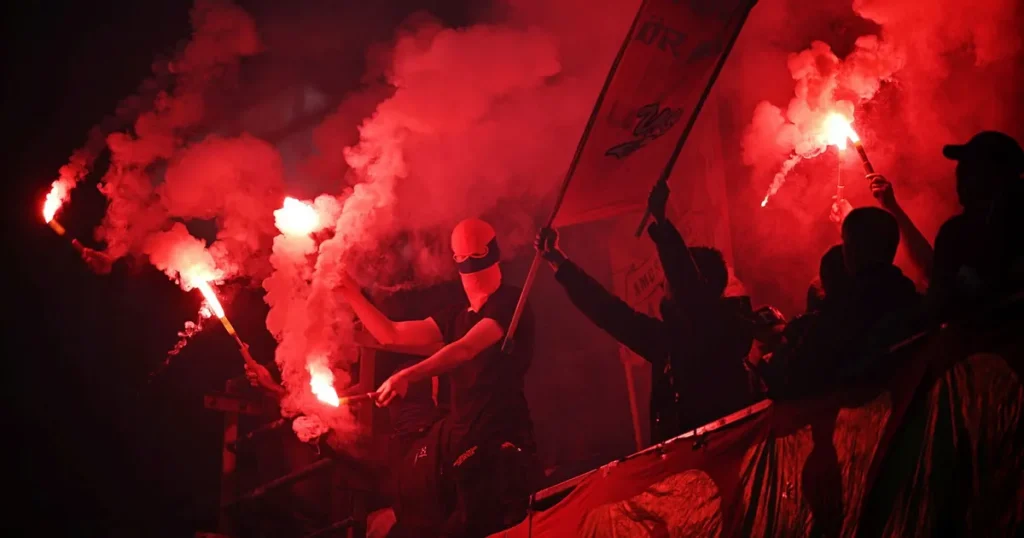 Supportrarna har makten – att göra ett klassiskt självmål