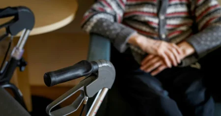 Äldre övervakas med kameror i hemmet – dag och natt