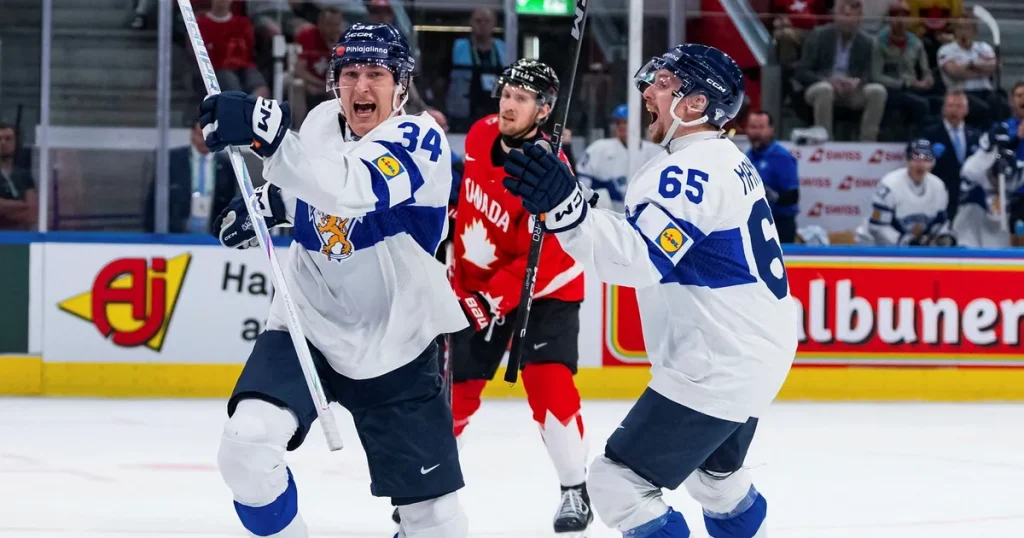 Finland klart för VM-final efter stark mittenperiod