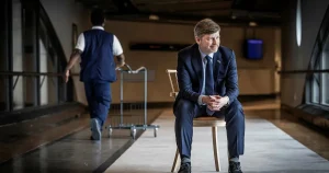 C: Vi accepterar bara en regering som kan besegra arbetslösheten