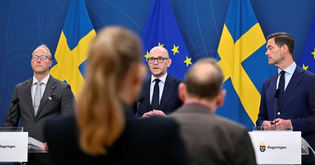 Max Hjelm: Tar invandrare svenskars jobb – eller skapar de svenska jobb?