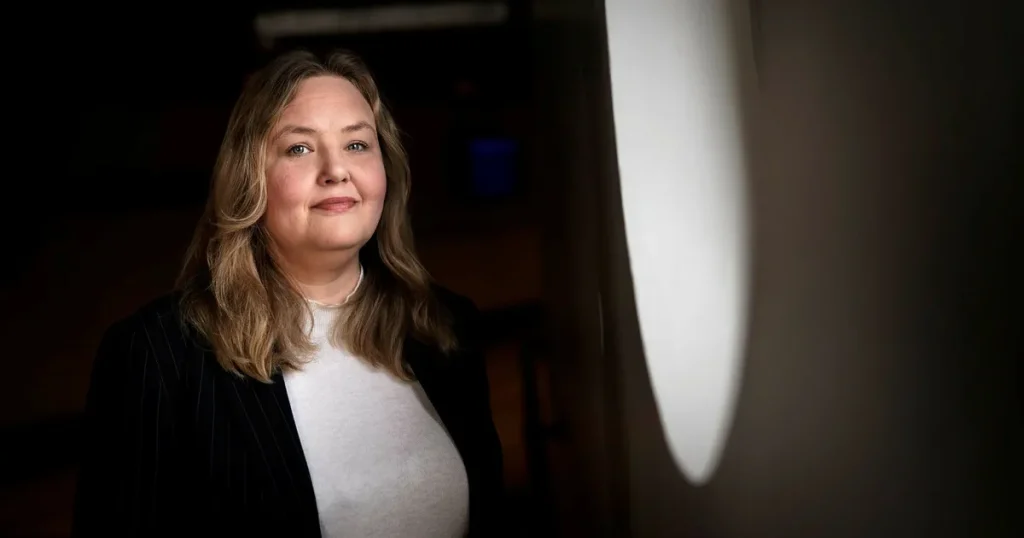 V: Miljardärerna måste betala mer i skatt