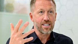 Graham Potter säger att vi har möjligheten att skriva historia
