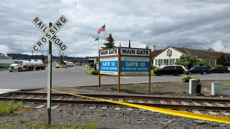 Dödsfall rapporterade efter explosion vid pappersbruk i Longview i delstaten Washington