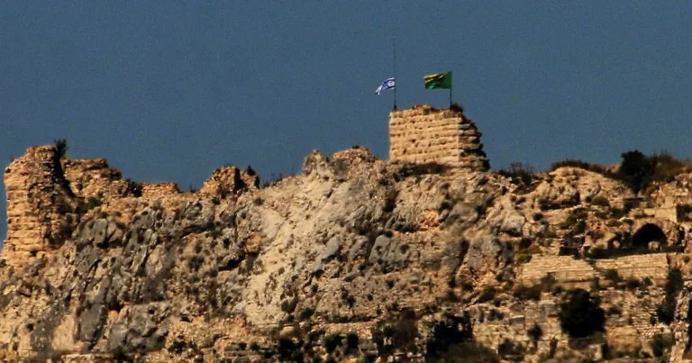 Israel har erövrat strategiskt viktig borg i Libanon