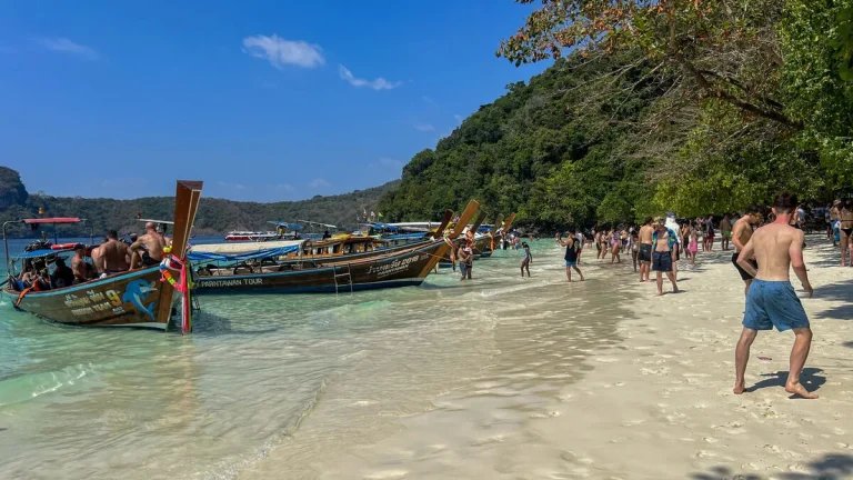 Thailand halverar visumfri resetid till 30 dagar