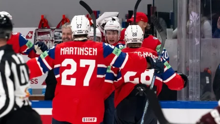 Norway’s smash success – ready for historic World Hockey Championship semi-final
Here’s the Swedish translation:
Norges sensationella framgång – redo för historisk semifinal i Hockey-VM
Alternative versions:
Norges succésaga – klara för historisk VM-semifinal i ishockey
Norges storslam – redo för historisk semifinal i Hockey-VM
Norges sensationssuccé – klara för historisk semifinal i ishockey-VM