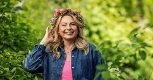 Helena Lindblad: Med glimten i ögat öppnar Helena Bergström dörren till sitt privata elände