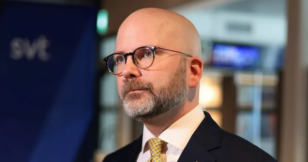Annika Ström Melin: Ingen tvingar Sverige att bygga otäcka deportationsläger på andra sidan jordklotet