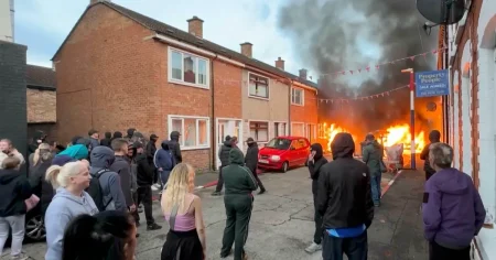 Sandra Stiskalo: Belfast brinner och så vill Elon Musk ha det