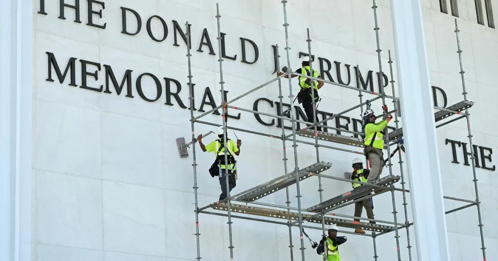 Trumps namn plockas ner från Kennedy Center
