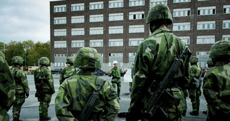 Ekonomifrågan special om krig: Blir man uppsagd om man flyr?