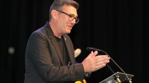 Starmers rival Andy Burnham vinner fyllnadsvalet i Makerfield och öppnar vägen för att utmana Keir Starmer