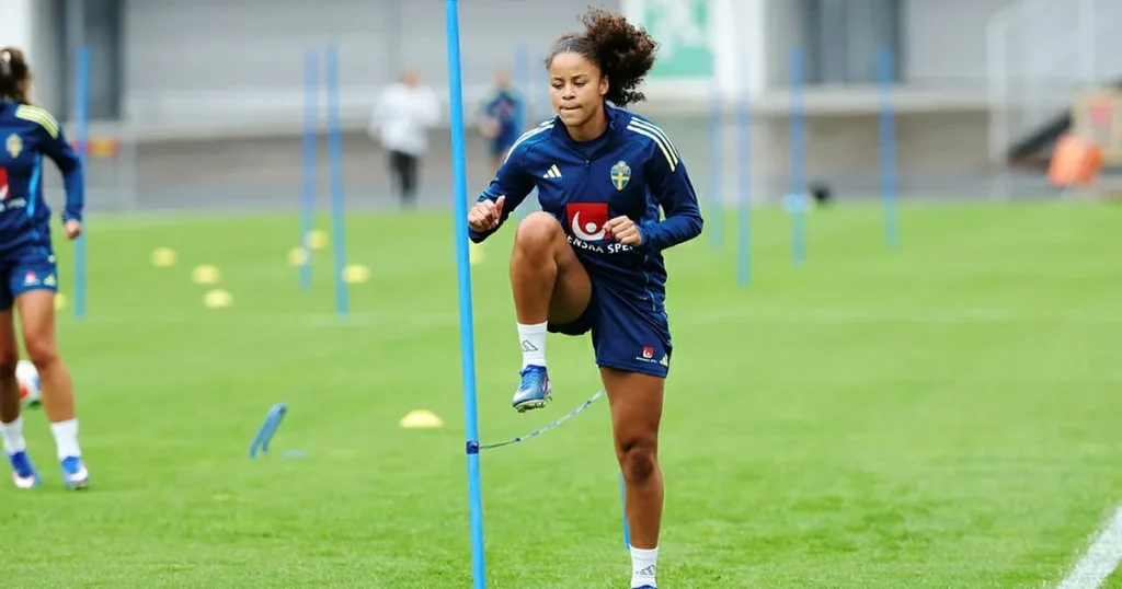 Stjärnan Felicia Schröder i träning inför ödesmatchen