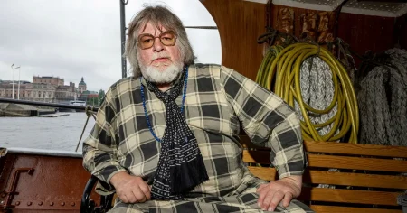 Ebbot Lundberg om hur man överlever en rockturné: ”En snubbe blev lite blodig”