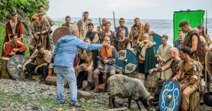 Alex Schulman: Tack gode gud för att jag inte är norrman och måste lajva viking