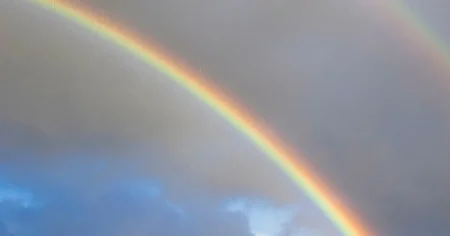 Ta med paraply till avslutningarna – regn i veckan