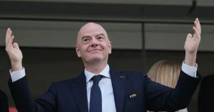 Viktor Karlsson: Fotbollen kunde inte bli mer korrumperad – in steg Infantino