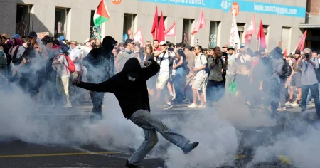 Stora protester mot Trump inför G7-mötet: ”Man ska inte förhandla med en sådan man”