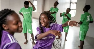 Följs av nio miljoner – barnen får dansa med Shakira i VM-finalen