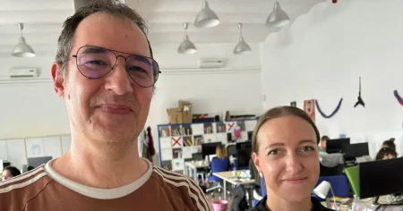 ”Mina yngre journalistkollegor blir tvungna att lära sig röka”