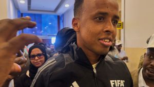 FIFA betalar full lön till avstängde VM-domaren Omar Artan