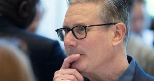 Starmer väntas meddela sin avgång på måndag