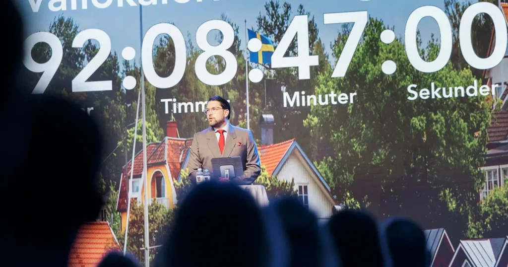 Okända maktstriden inom SD – larmet gick till Åkesson i Thailand