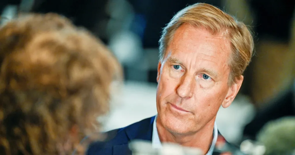 Tennisen letar riktning – men kan bli utan Gardells miljoner