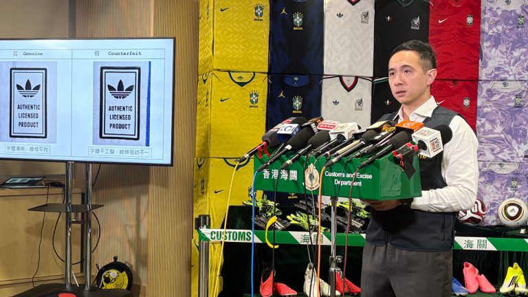 Falska VM-varor värda 190 miljoner kronor beslagtagna i Hongkong