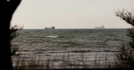 50-tal sjömän fortsatt kvar på skuggfartygen utanför Skåne