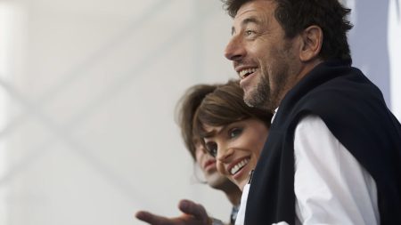 Åklagare vill åtala franske sångaren Patrick Bruel för våldtäkt
